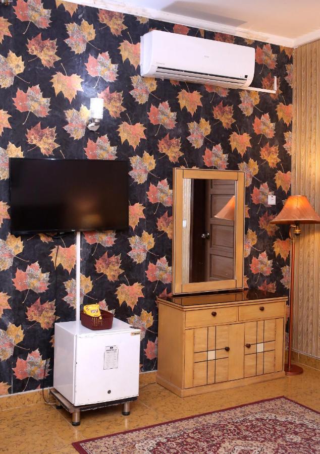 Premier Inn Mall Лахор Екстериор снимка