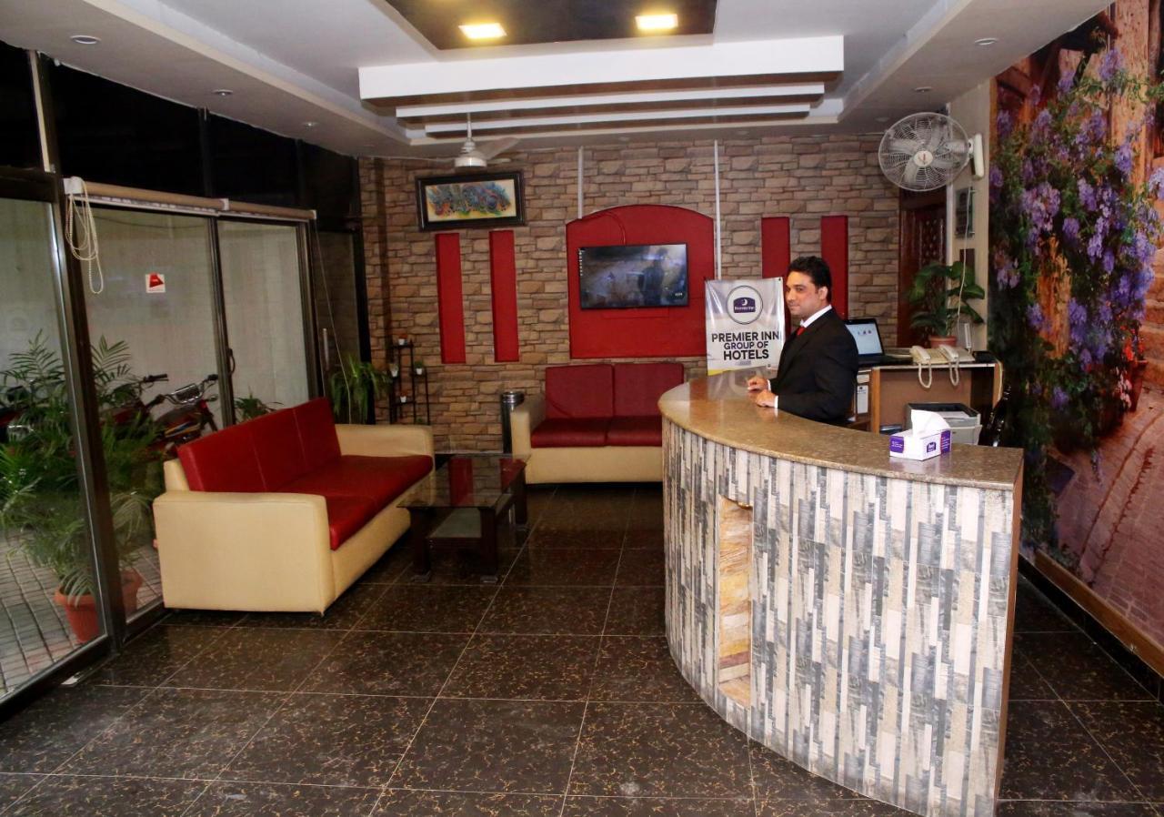 Premier Inn Mall Лахор Екстериор снимка