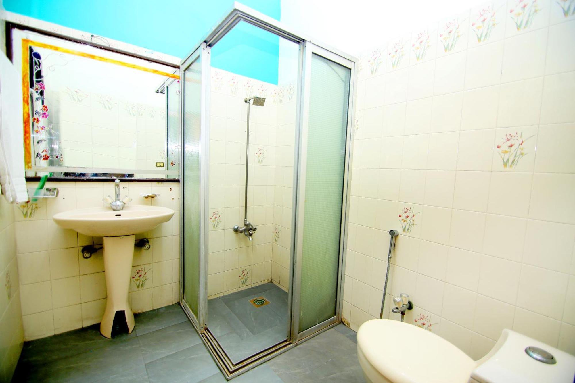 Premier Inn Mall Лахор Екстериор снимка