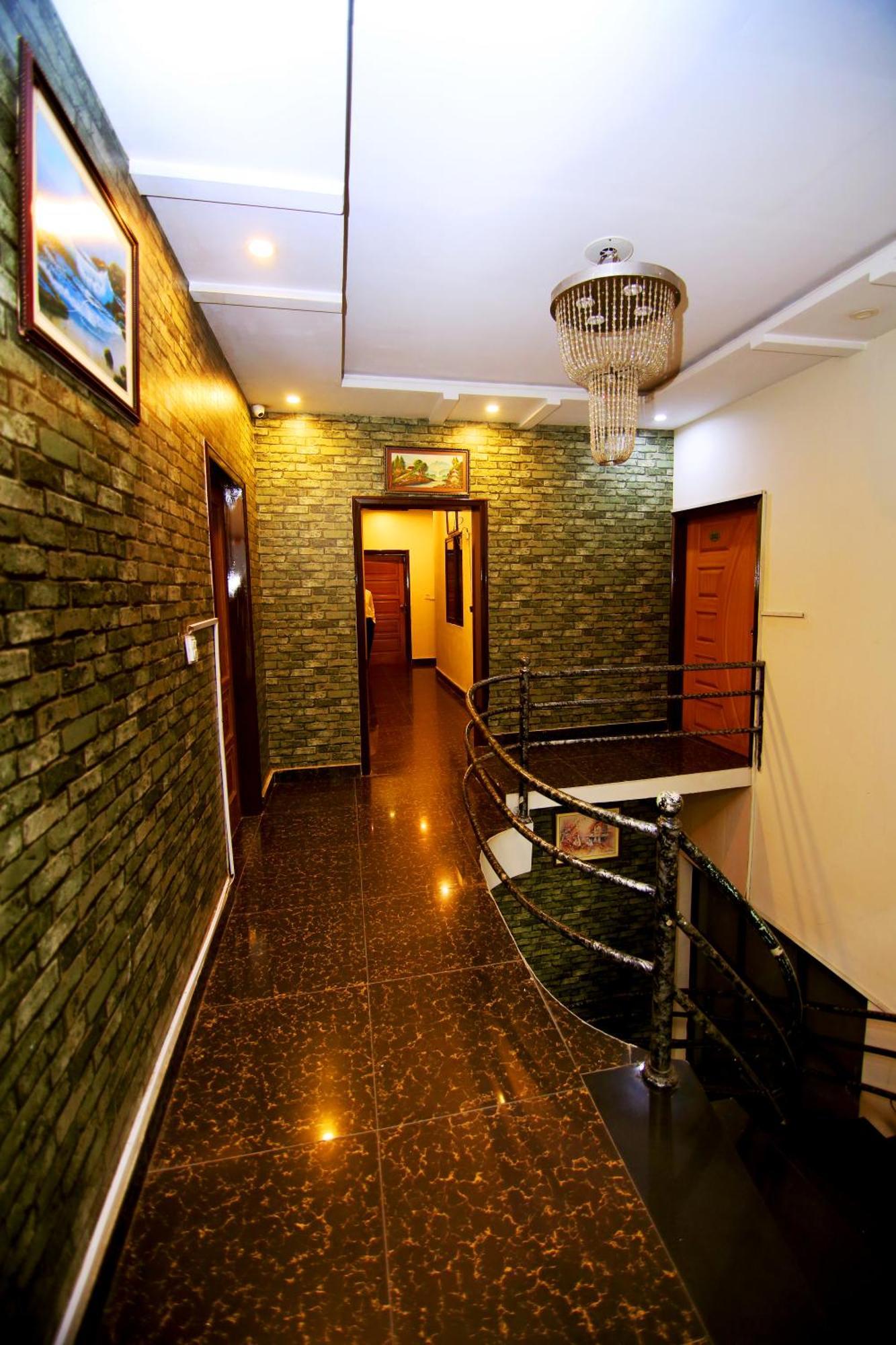 Premier Inn Mall Лахор Екстериор снимка